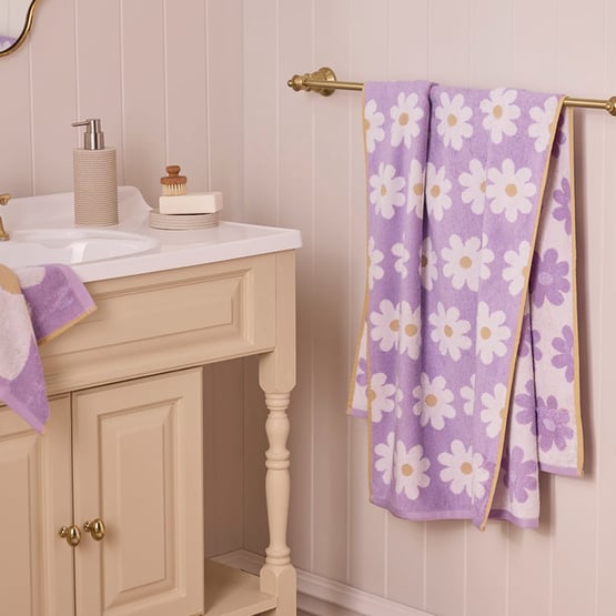 Daisy Floral Lilac Towel Range