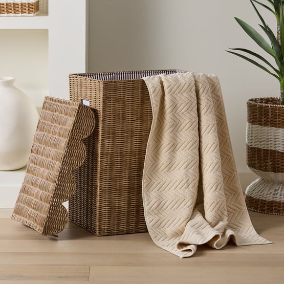 Scalloped Natural Laundry Basket
