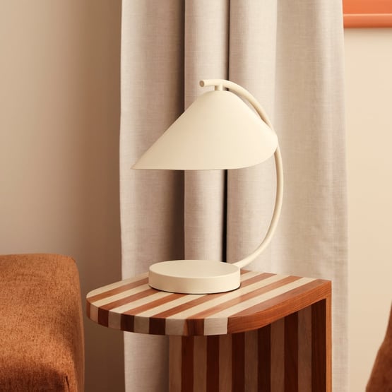 Sissy Cream Table Light